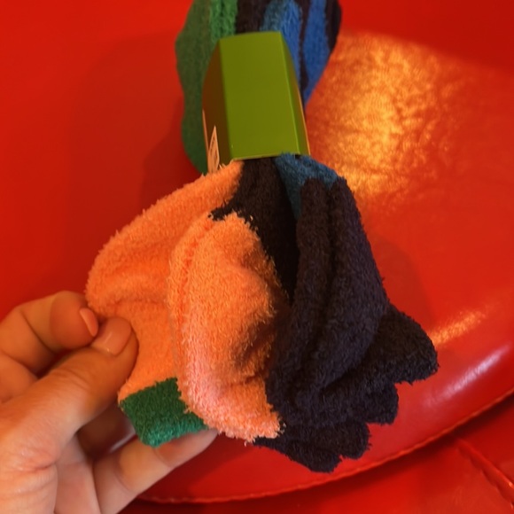 NWT Kate Spade fuzzy socks - Picture 3 of 3